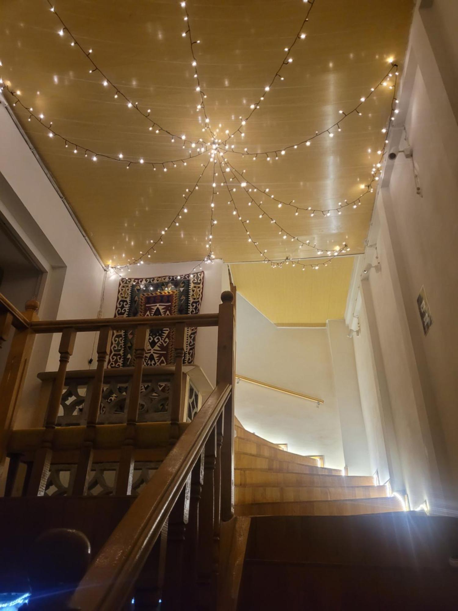 Friends Hostel Тбилиси Екстериор снимка