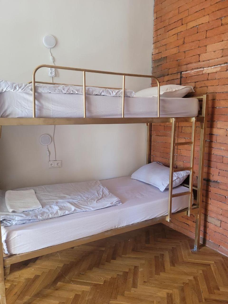 Friends Hostel Тбилиси Екстериор снимка