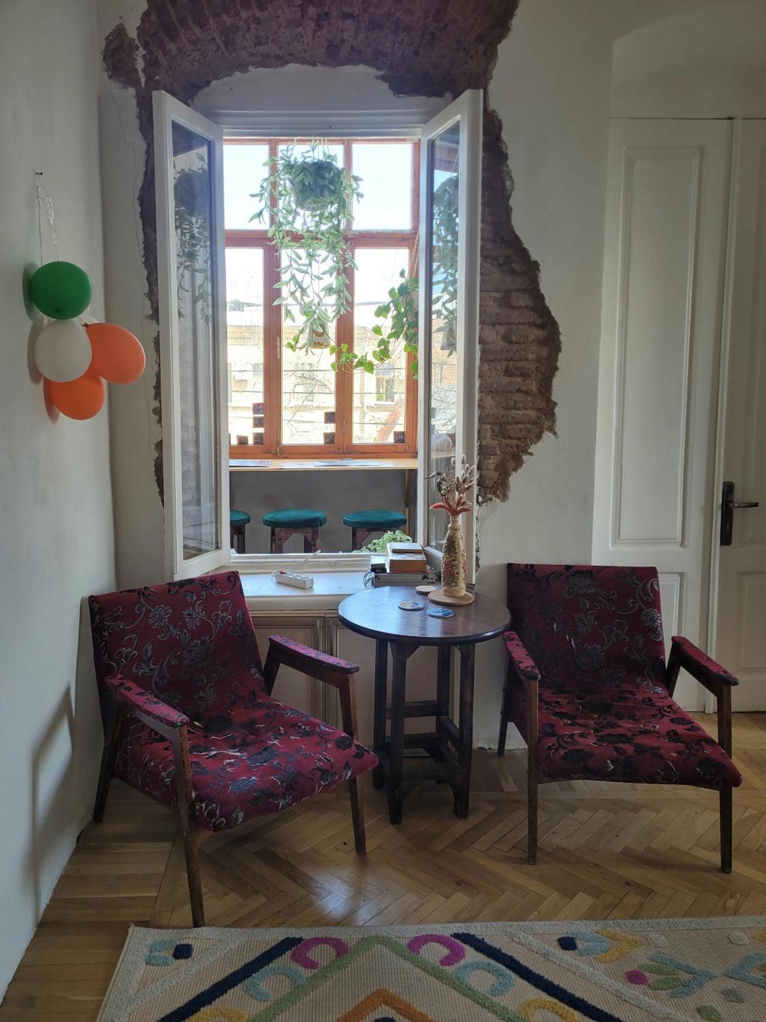 Friends Hostel Тбилиси Екстериор снимка