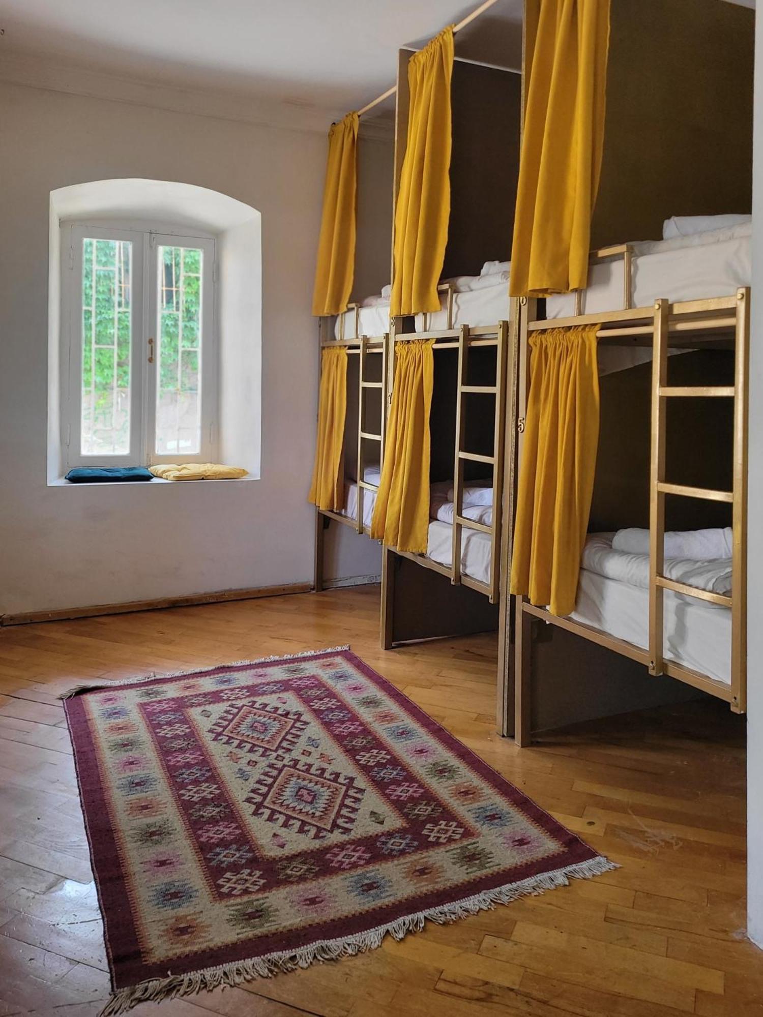 Friends Hostel Тбилиси Екстериор снимка