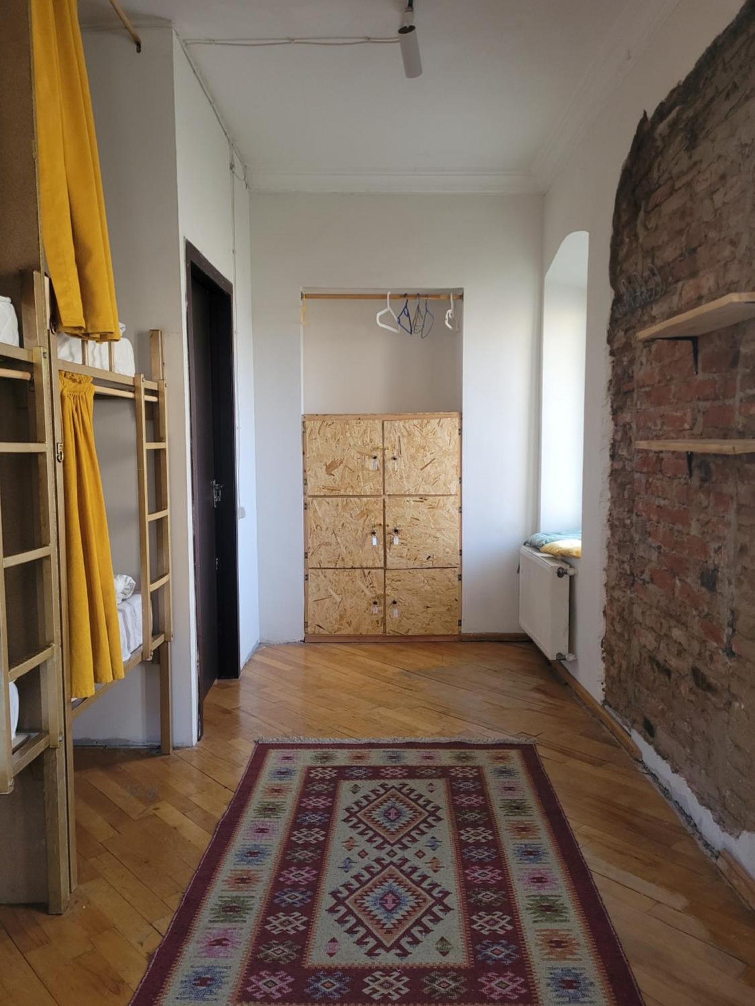 Friends Hostel Тбилиси Екстериор снимка