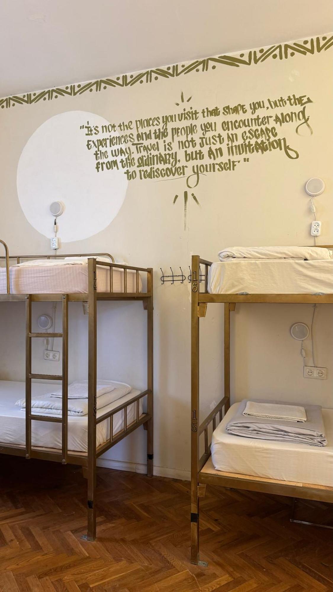 Friends Hostel Тбилиси Екстериор снимка